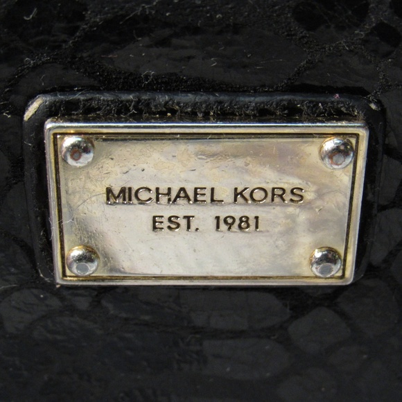 Michael Kors Snake Skin Wristlet / Wallet - Picture 3 of 8